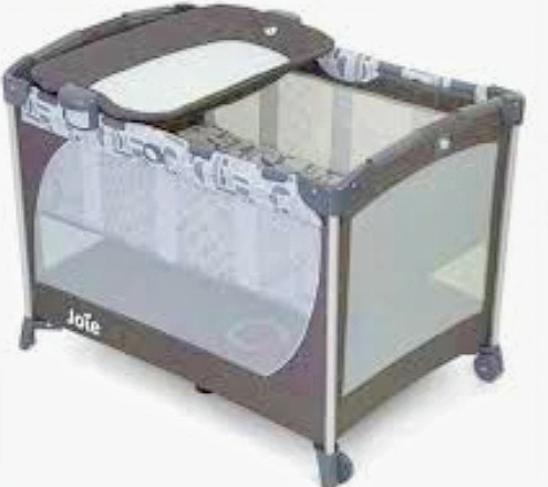 JOIE COMMUTER CHANGE PLAYPEN